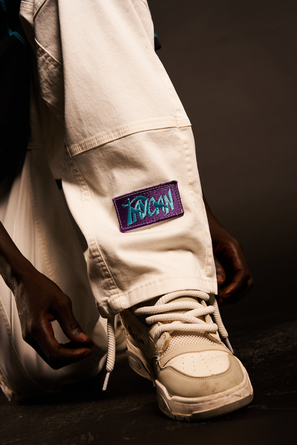 THE EVIL CARGO | WHITE