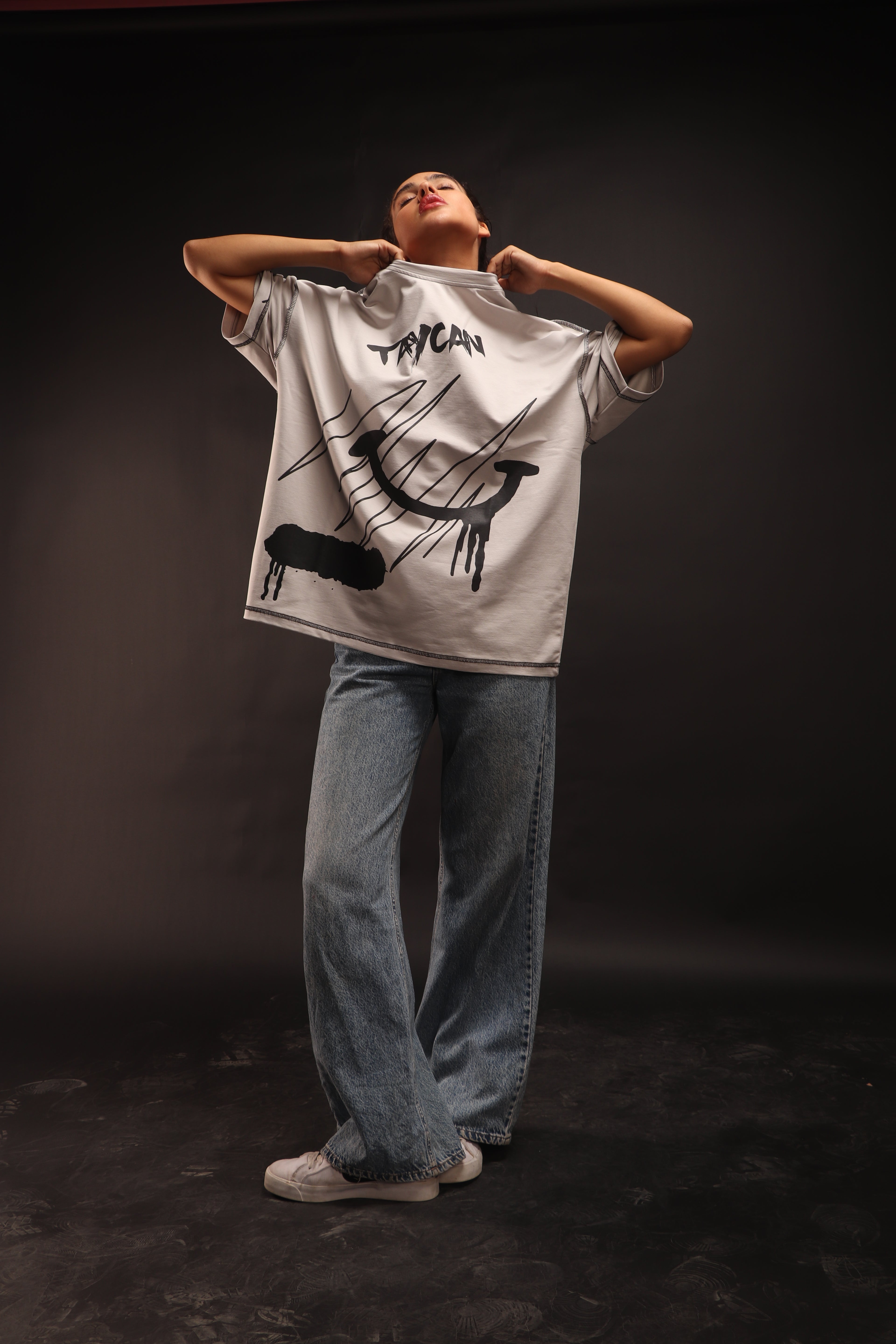 GIVE LOVE BACK TEE | GREY