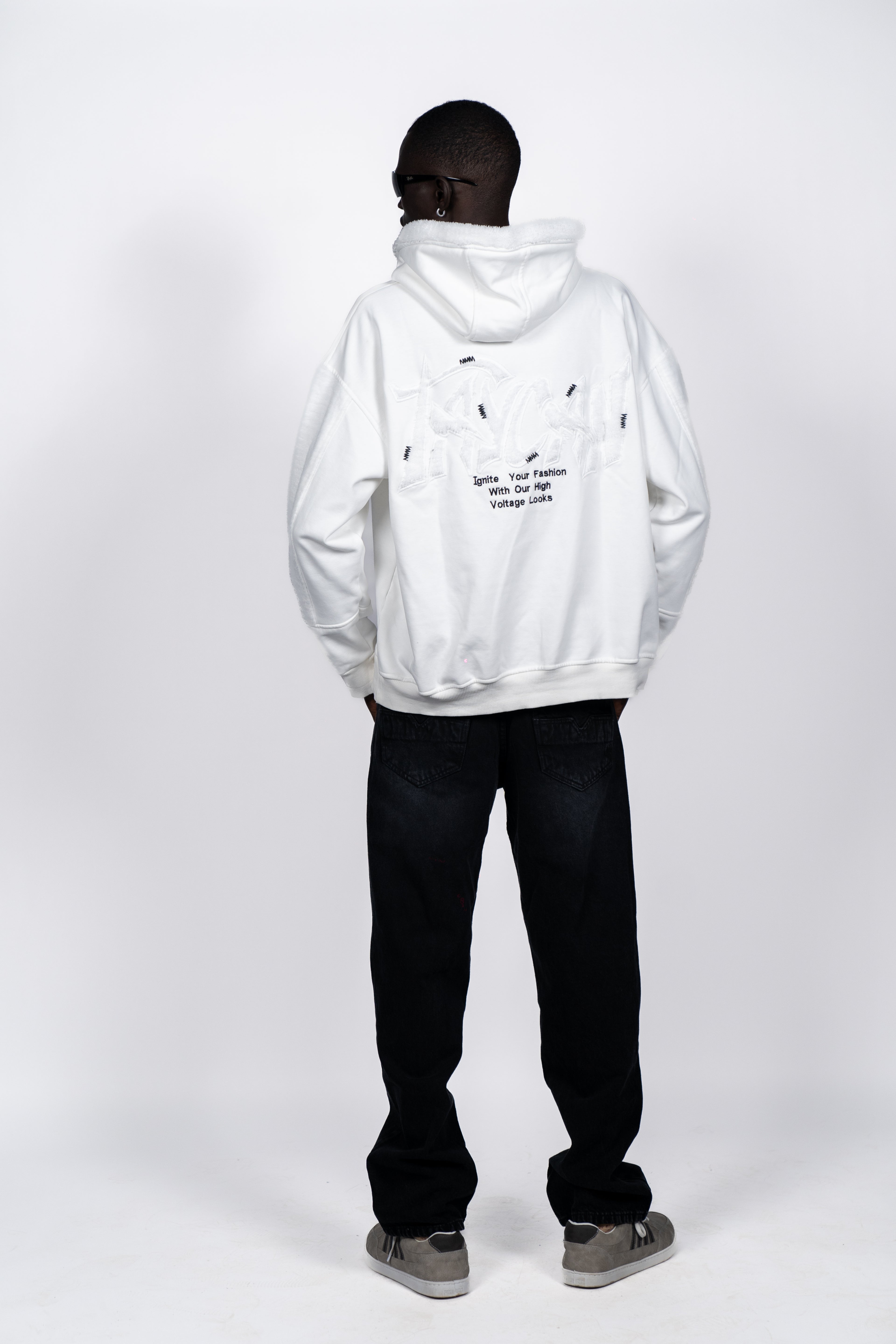 HALFWAY ZIP HOODIE | WHITE