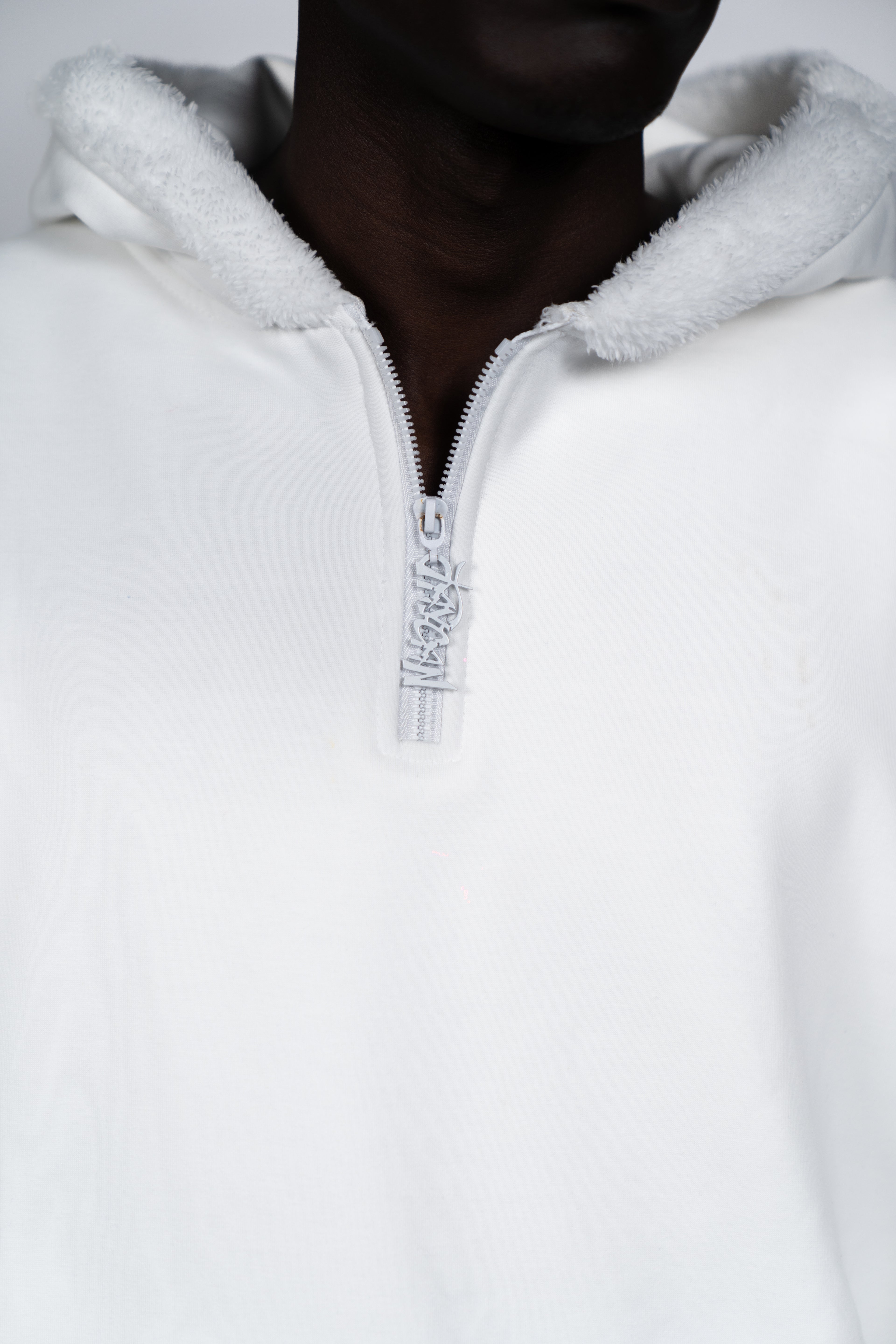 HALFWAY ZIP HOODIE | WHITE